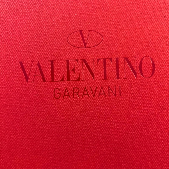 Valentino Garavani Rockstud Leather Swallow Bag Charm with Ornate Patterns. ♥️💝 - Picture 9 of 11